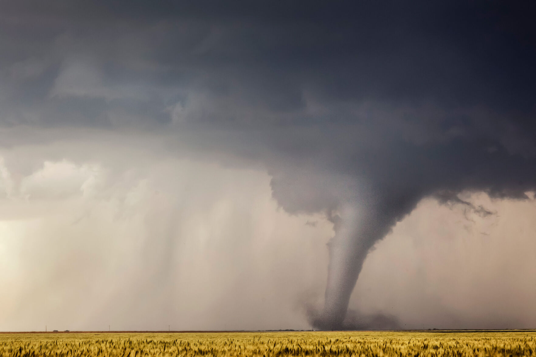 This is how a thunderstorm produces a tornado